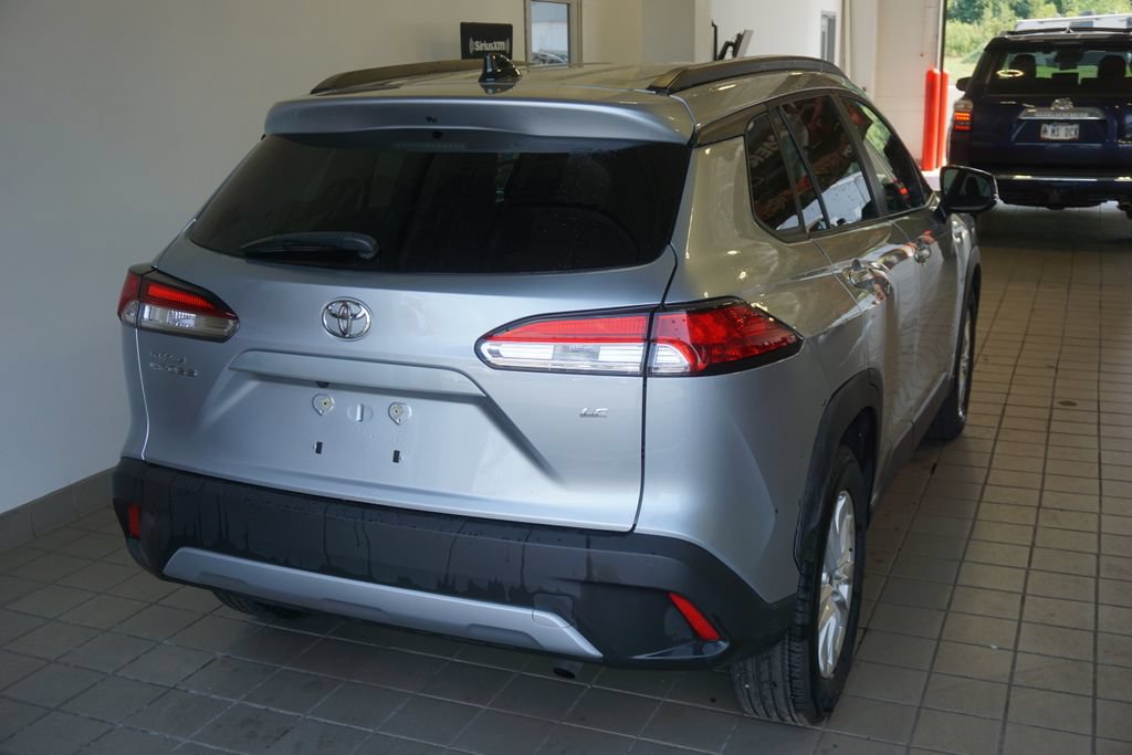 Certified 2025 Toyota Corolla Cross LE FWD image 12