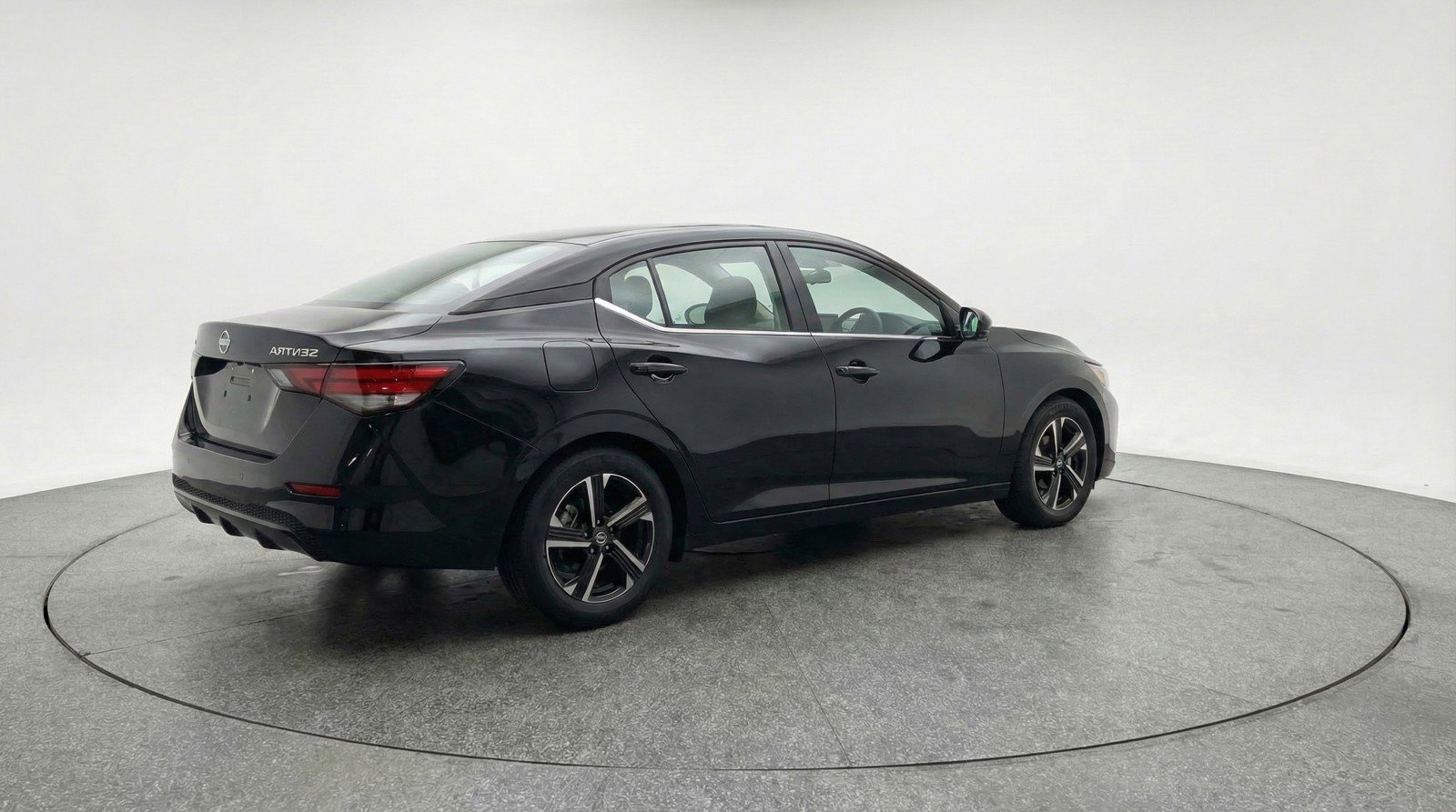 Used 2025 Nissan Sentra SV image 9