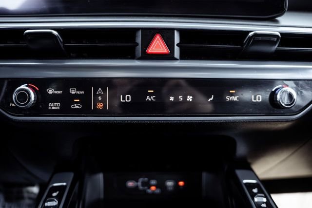 Used 2025 Kia Sorento SX Prestige image 20