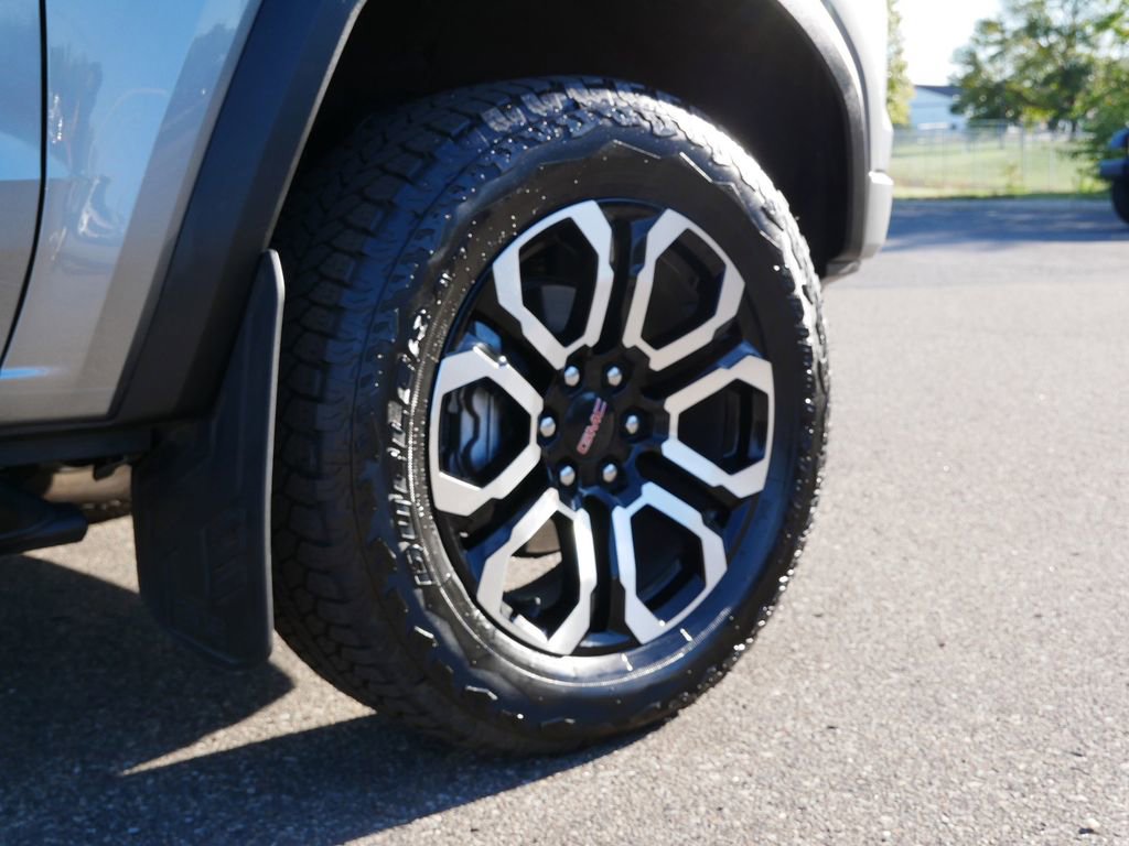 Used 2025 GMC Canyon AT4 w/ Nightfall Edition AWD/4WD image 13