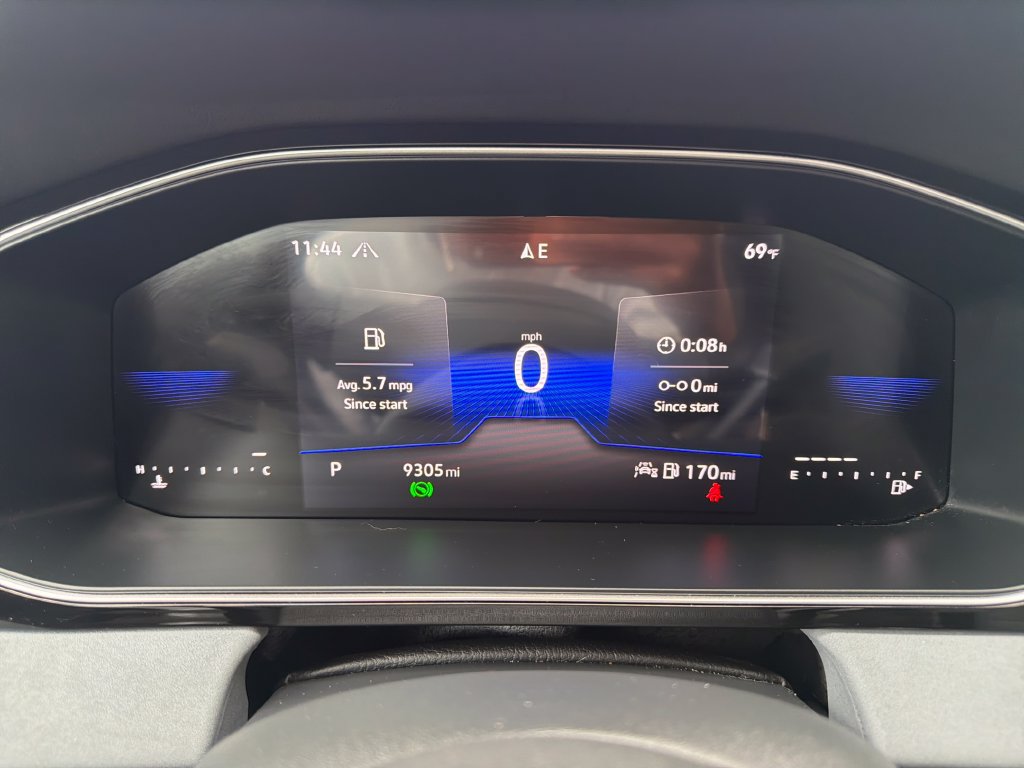 Used 2025 Volkswagen Jetta SE w/ Sunroof Package FWD image 34