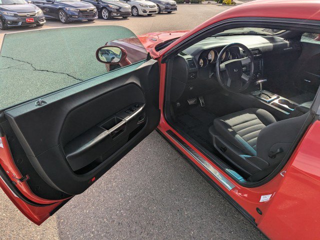 Used 2010 Dodge Challenger R/T image 8