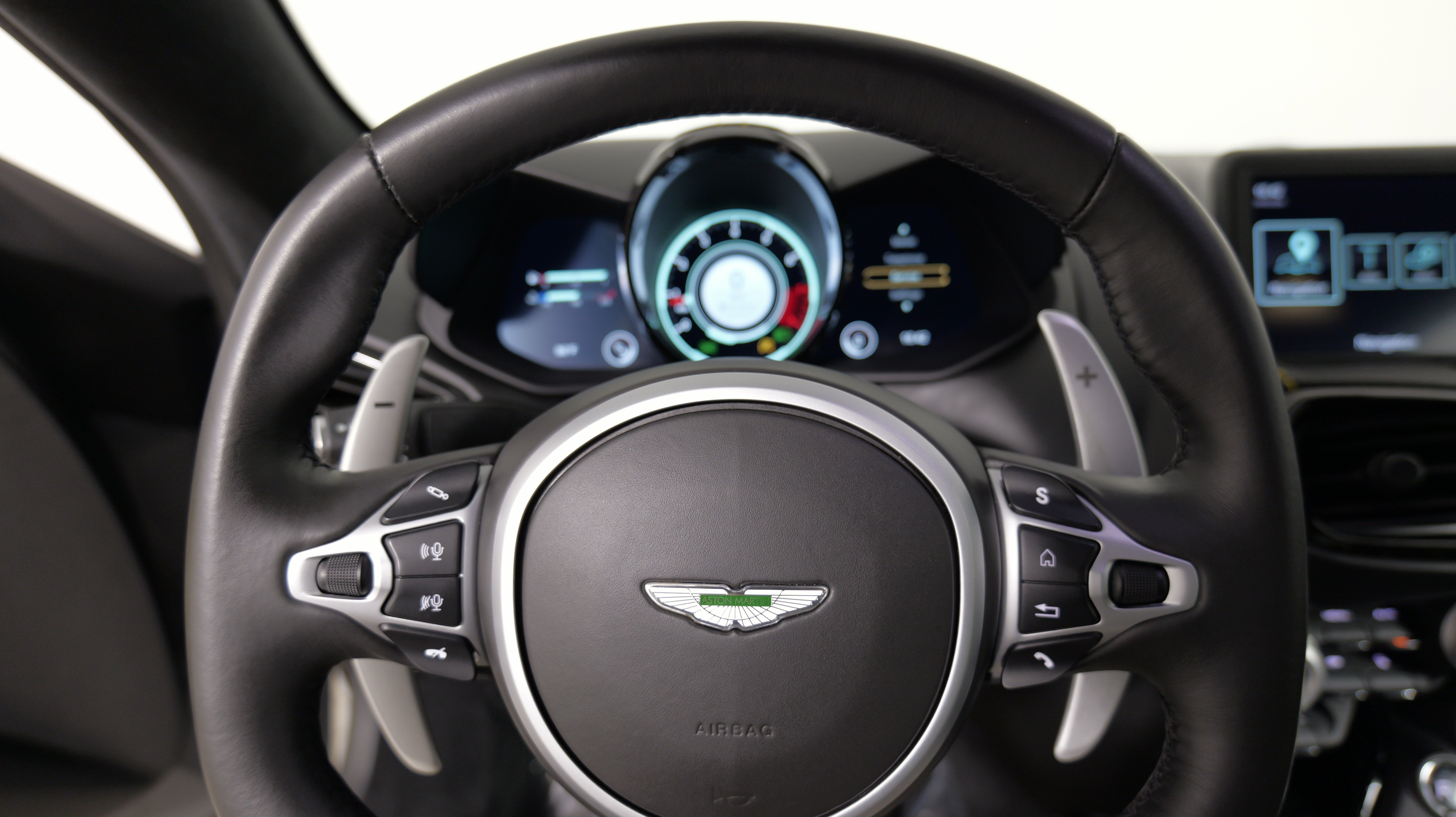 Used 2019 Aston Martin V8 Vantage Coupe RWD image 43