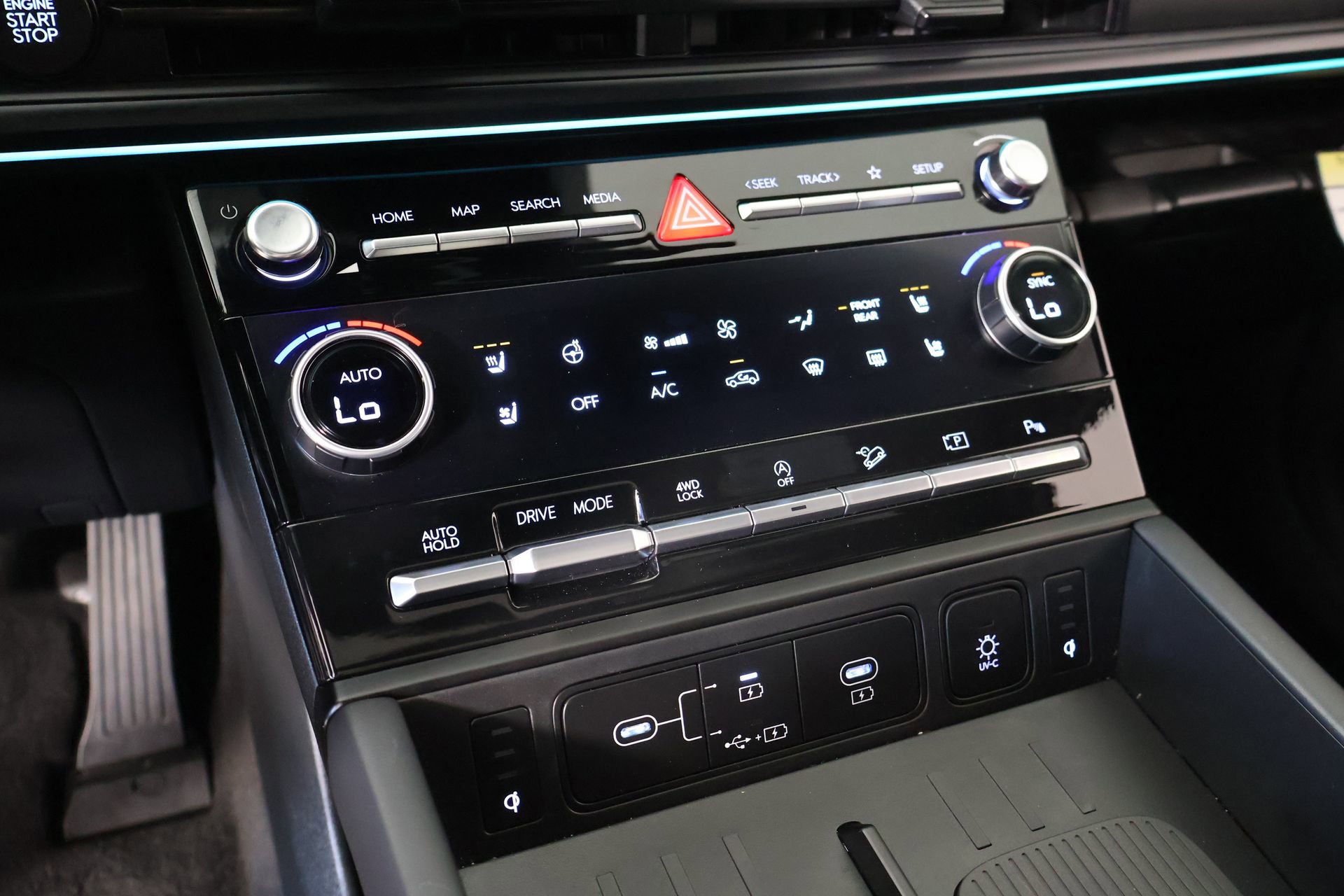 Certified 2025 Hyundai Santa Fe Calligraphy image 8