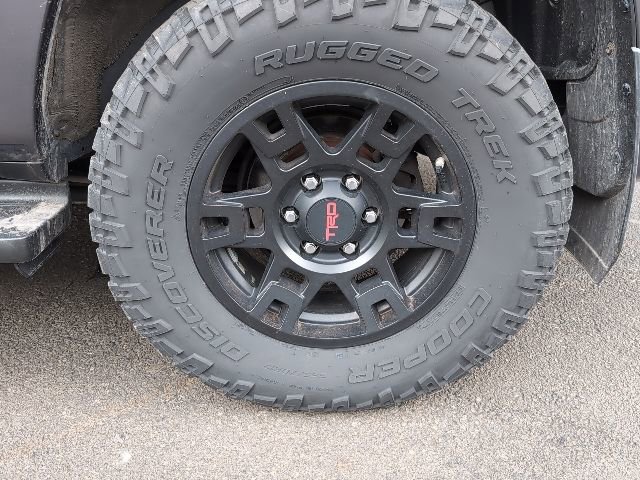 Used 2021 Toyota 4Runner SR5 Premium w/ Moonroof Package AWD/4WD image 11