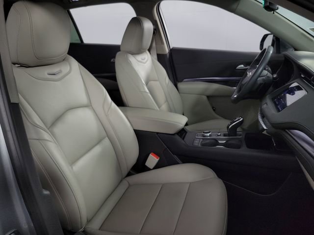 Used 2023 Cadillac XT4 Luxury w/ Cold Weather Package image 15
