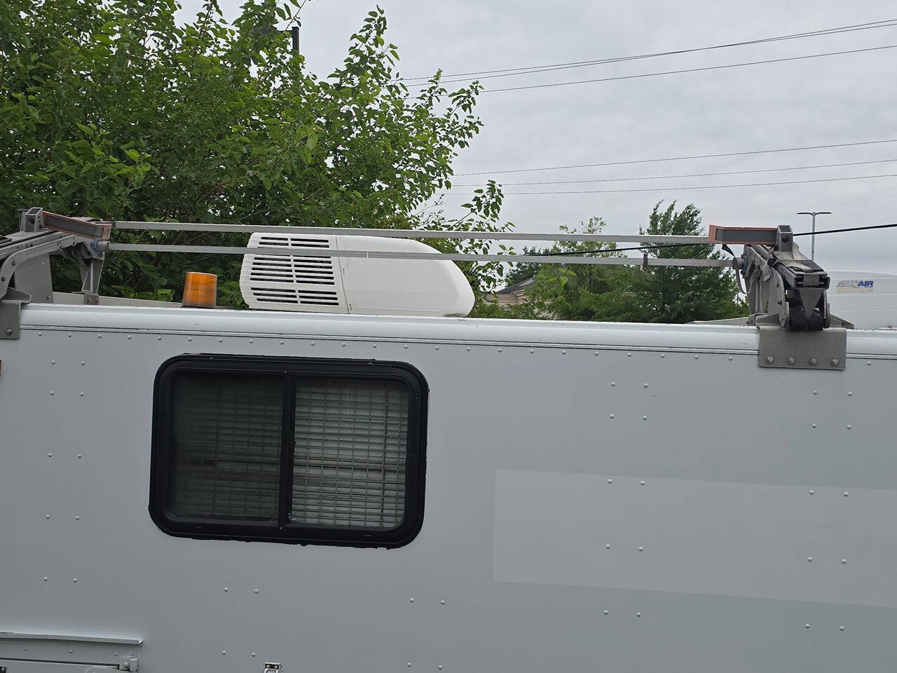 Used 2009 Chevrolet Express 3500 RWD image 43