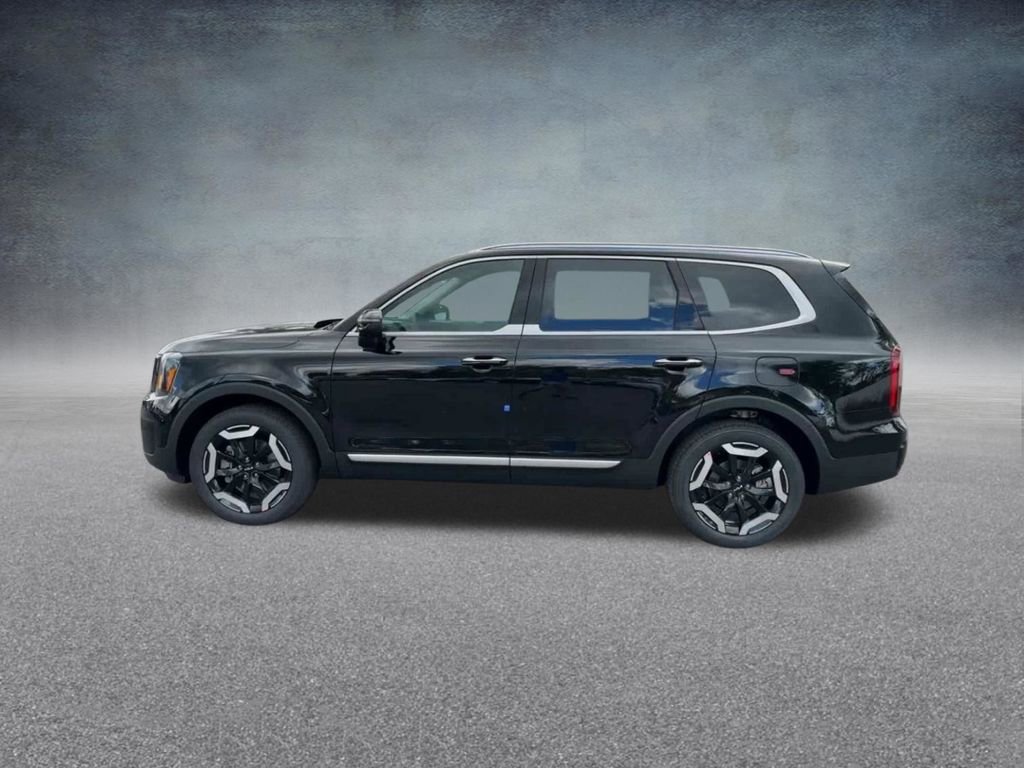 Used 2025 Kia Telluride S image 13
