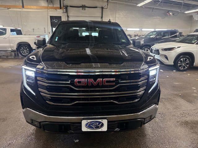 Used 2023 GMC Sierra 1500 SLT image 2