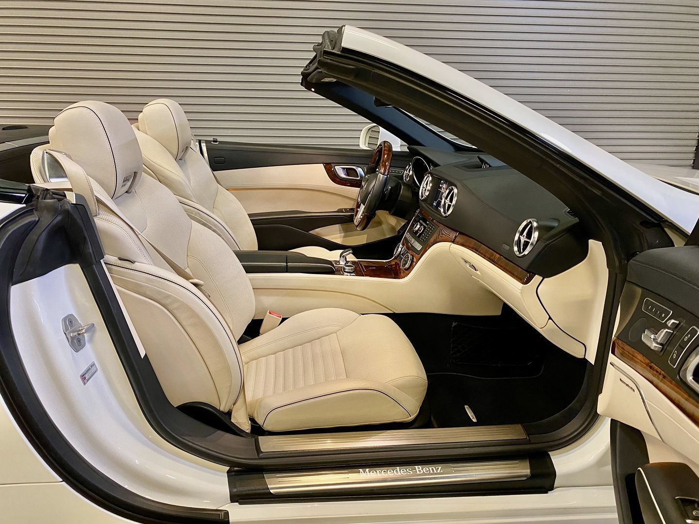 Used 2014 Mercedes-Benz SL 550 image 38
