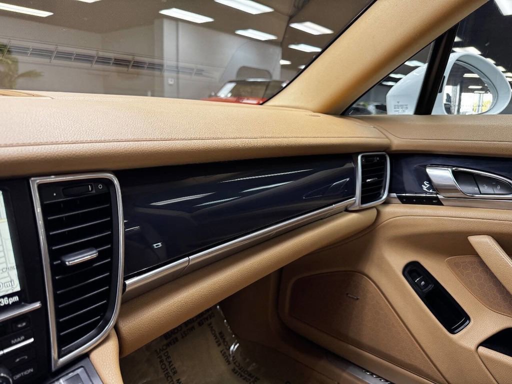 Used 2015 Porsche Panamera 4 AWD/4WD image 27