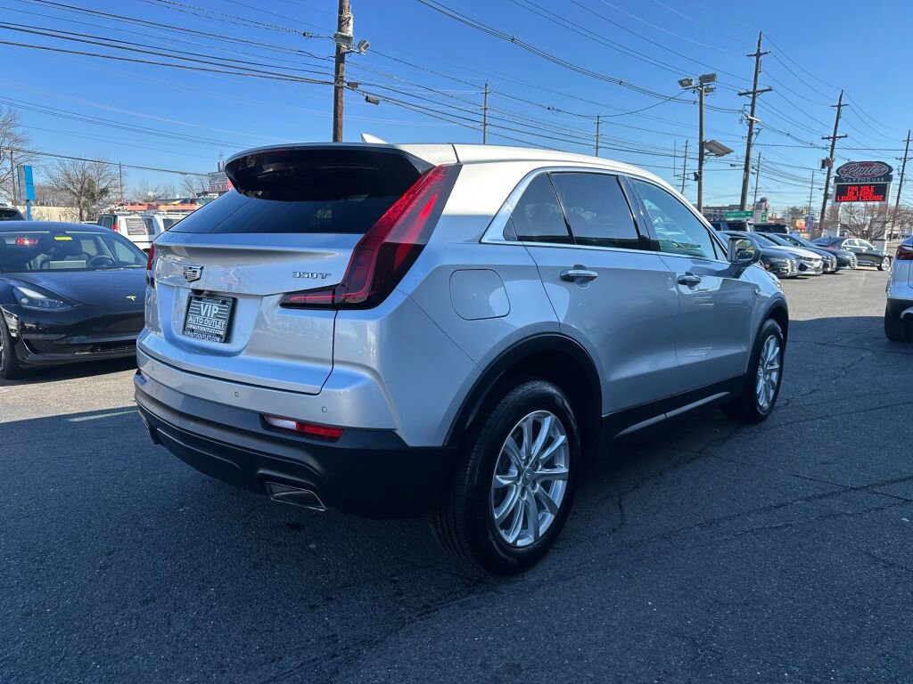 Used 2020 Cadillac XT4 Luxury w/ Cold Weather Package image 7