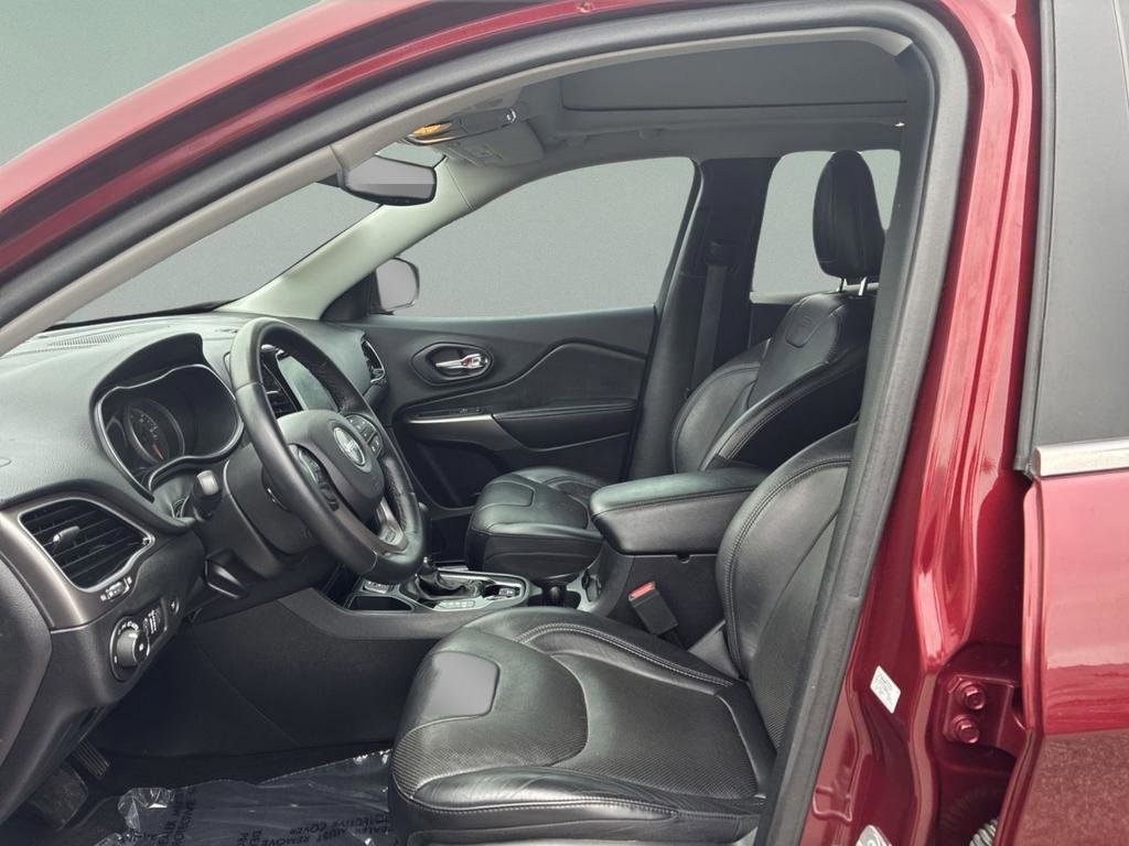 Used 2019 Jeep Cherokee Limited w/ Luxury Group FWD image 22