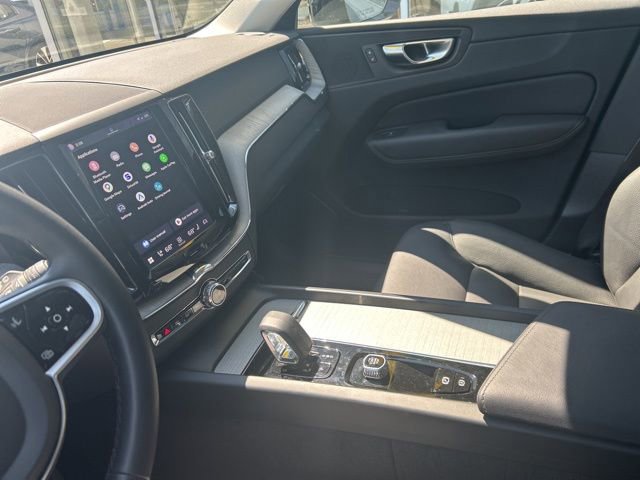 Certified 2025 Volvo XC60 B5 Plus AWD/4WD image 19