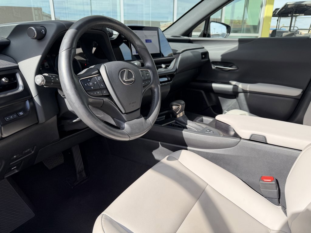 Used 2024 Lexus UX 250h FWD image 30