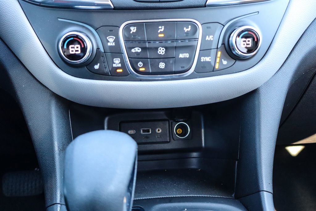 Used 2024 Chevrolet Equinox LT image 29