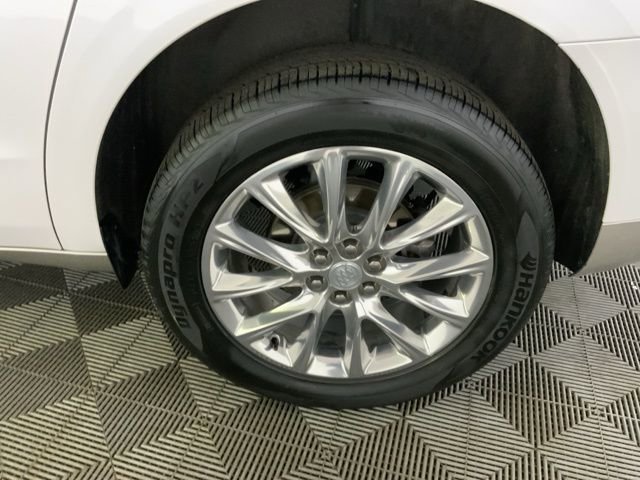 Used 2018 Buick Enclave Essence image 12