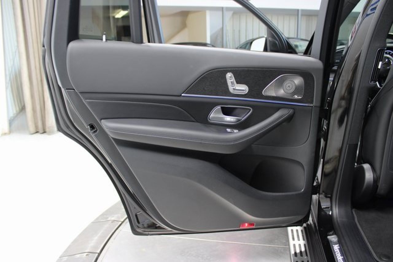 Used 2025 Mercedes-Benz GLS 450 4MATIC image 43