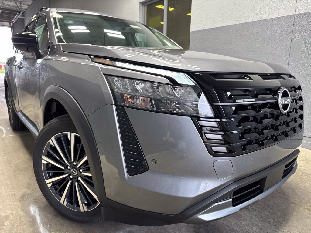 New 2026 Nissan Pathfinder Platinum AWD/4WD image 2