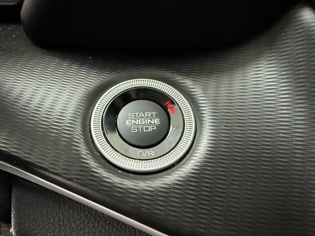 Used 2023 Jeep Grand Cherokee L Laredo image 12