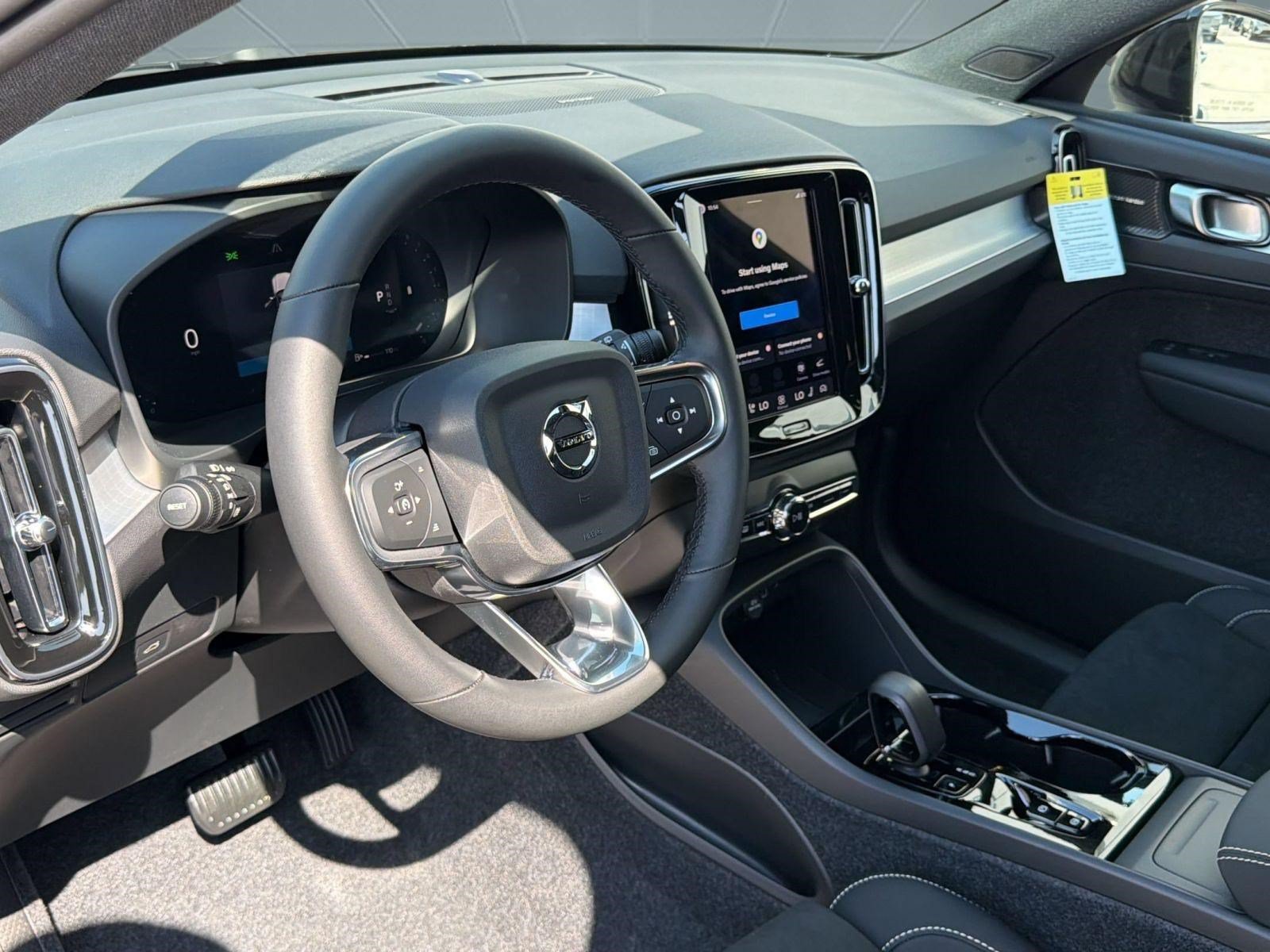 New 2026 Volvo XC40 B5 Ultra w/ Climate Package AWD/4WD image 4