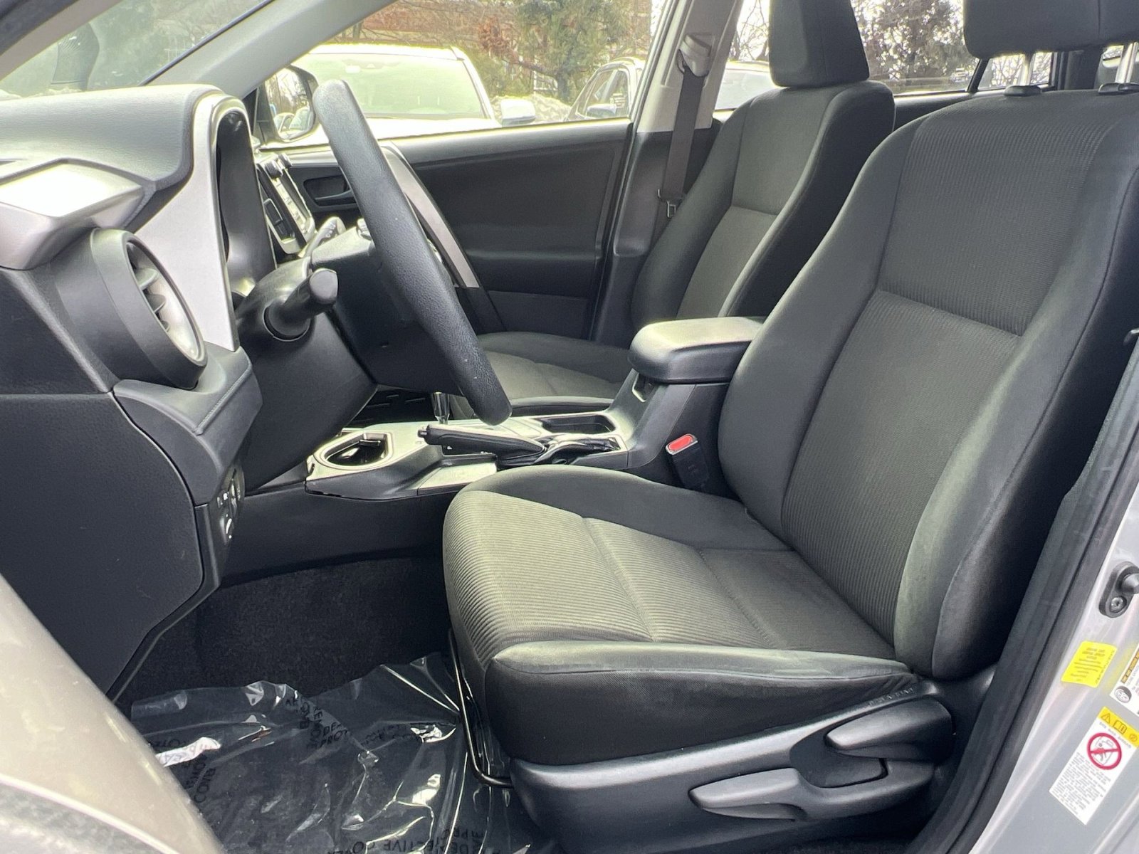 Used 2018 Toyota RAV4 LE image 11