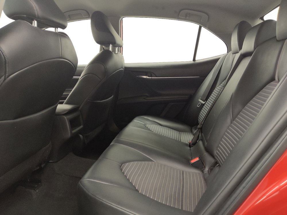 Used 2021 Toyota Camry SE image 18