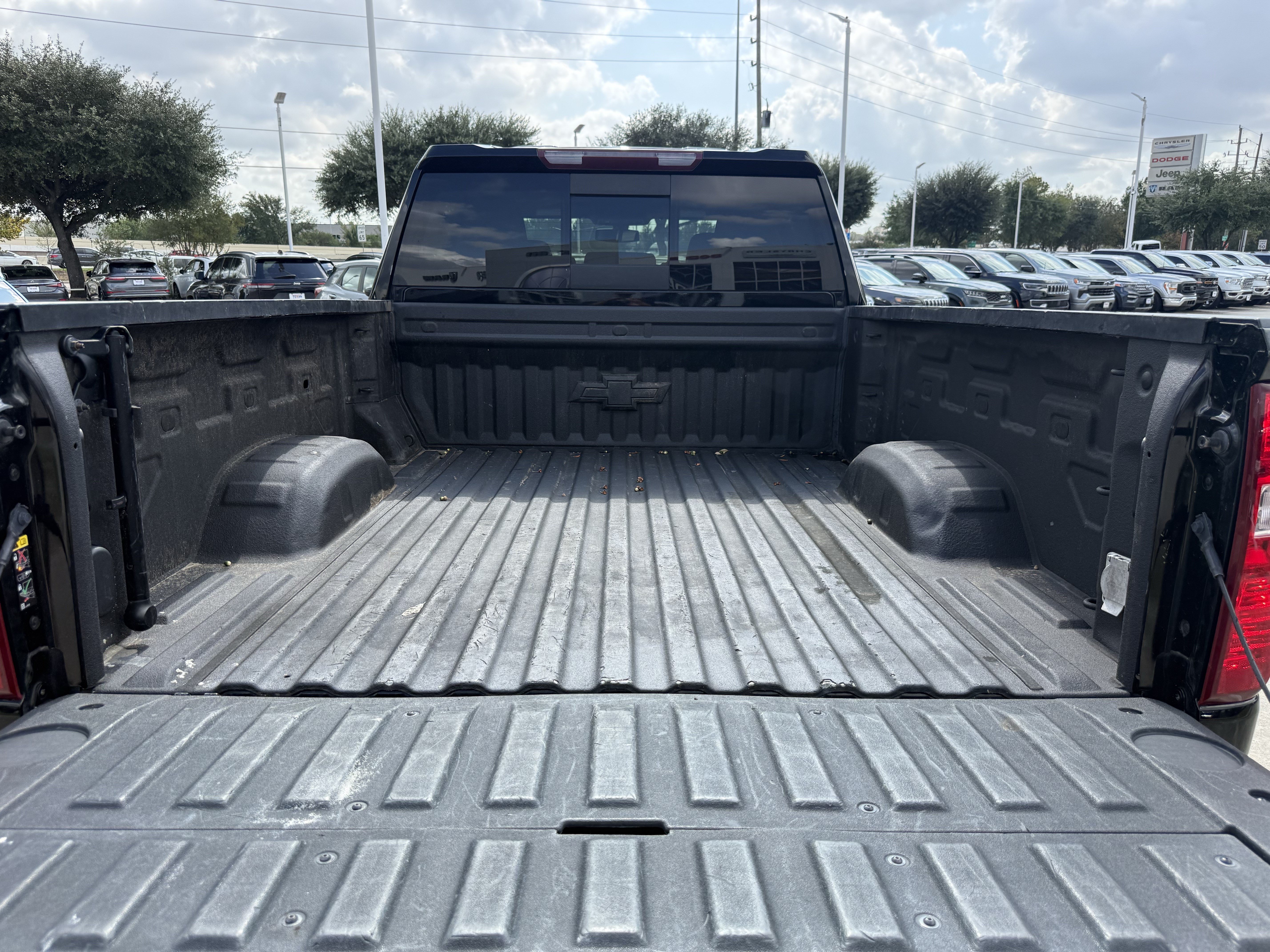 Used 2022 Chevrolet Silverado 2500 LT w/ Midnight Edition AWD/4WD image 30