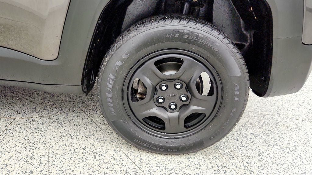 Used 2019 Jeep Renegade Sport AWD/4WD image 9