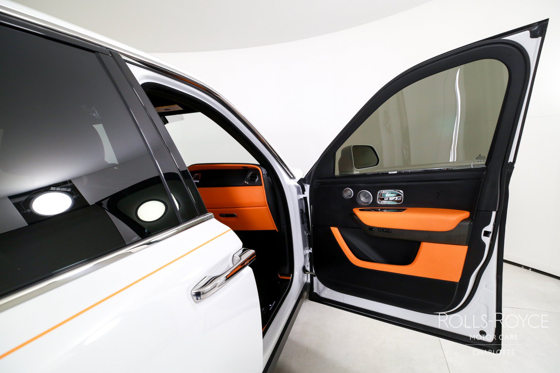 Certified 2020 Rolls-Royce Cullinan AWD/4WD image 36