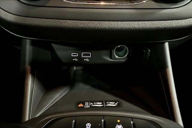 Certified 2025 Buick Envista Preferred w/ Convenience I Package image 17