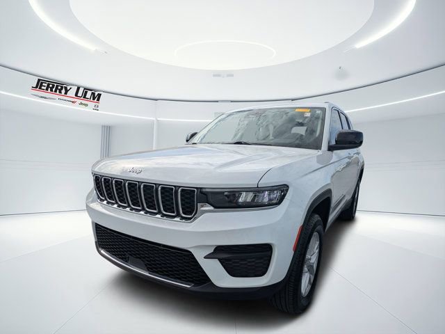 Used 2023 Jeep Grand Cherokee Laredo w/ Luxury Tech Group I AWD/4WD image 7