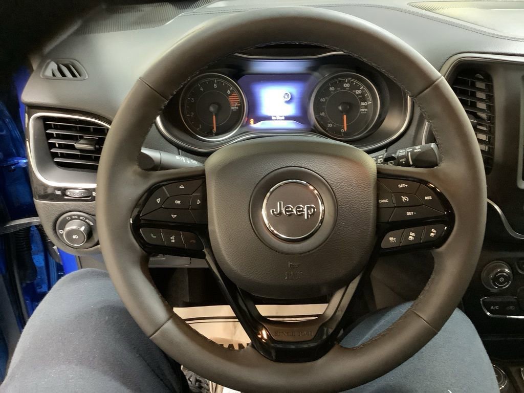 Used 2023 Jeep Cherokee Altitude Lux image 25