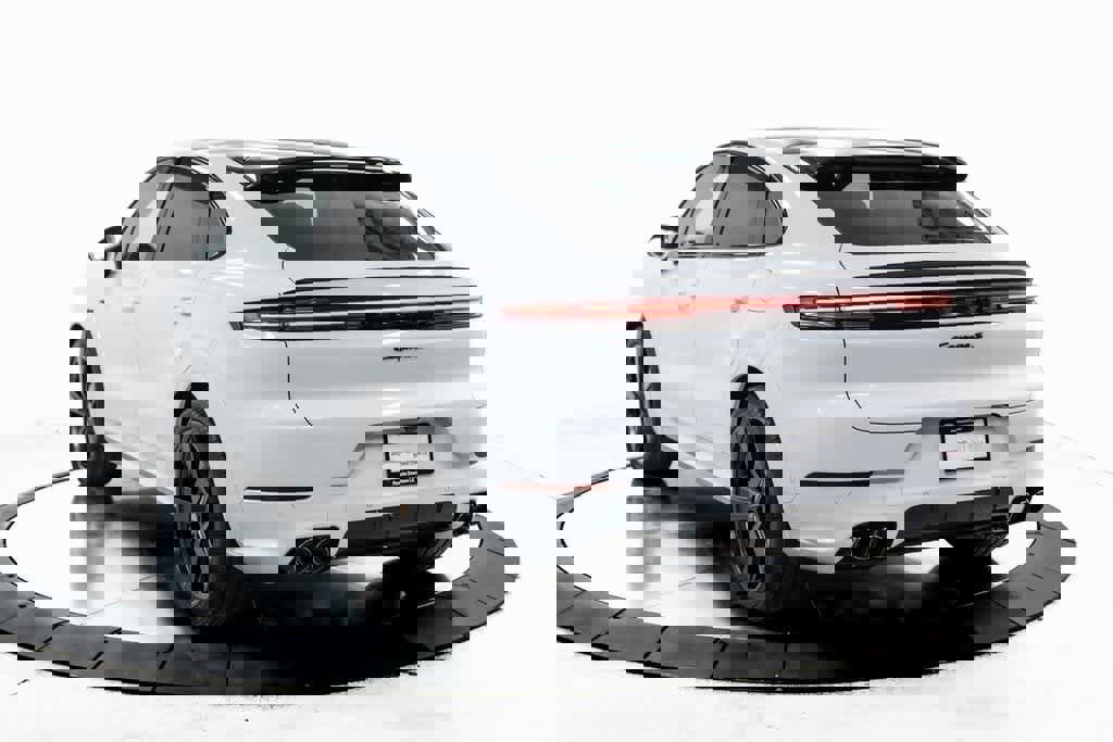 Certified 2025 Porsche Cayenne S image 3
