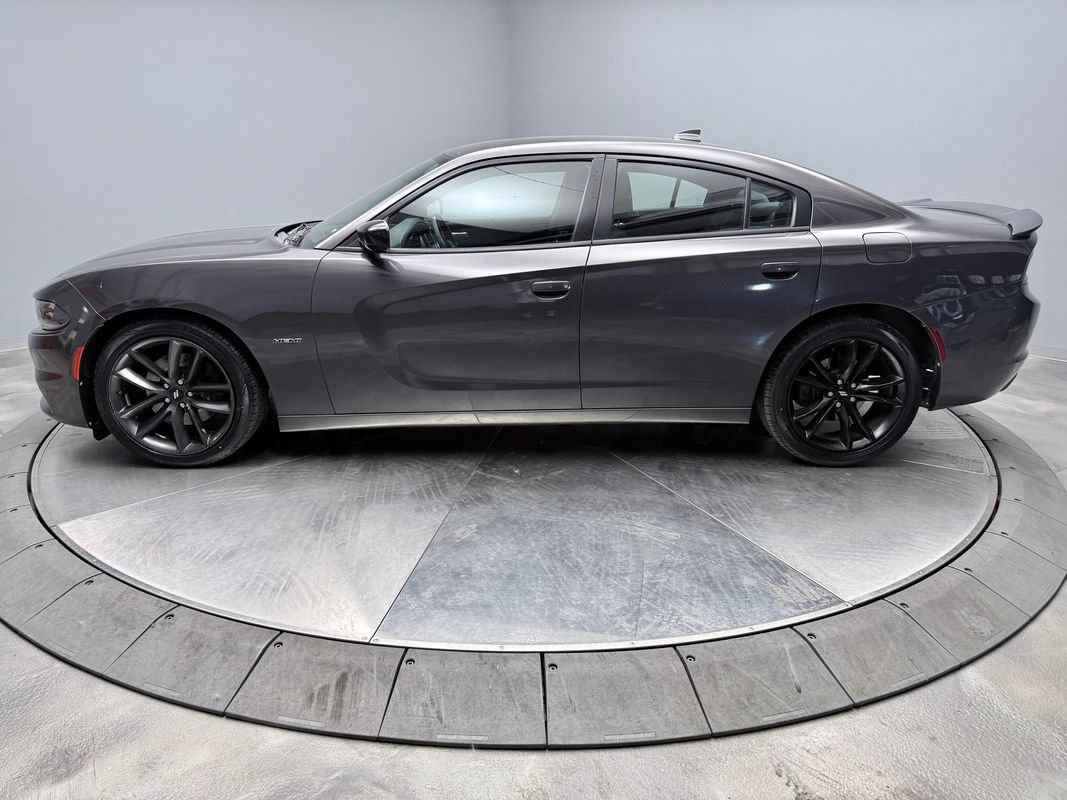 Used 2017 Dodge Charger R/T w/ Blacktop Package RWD image 8
