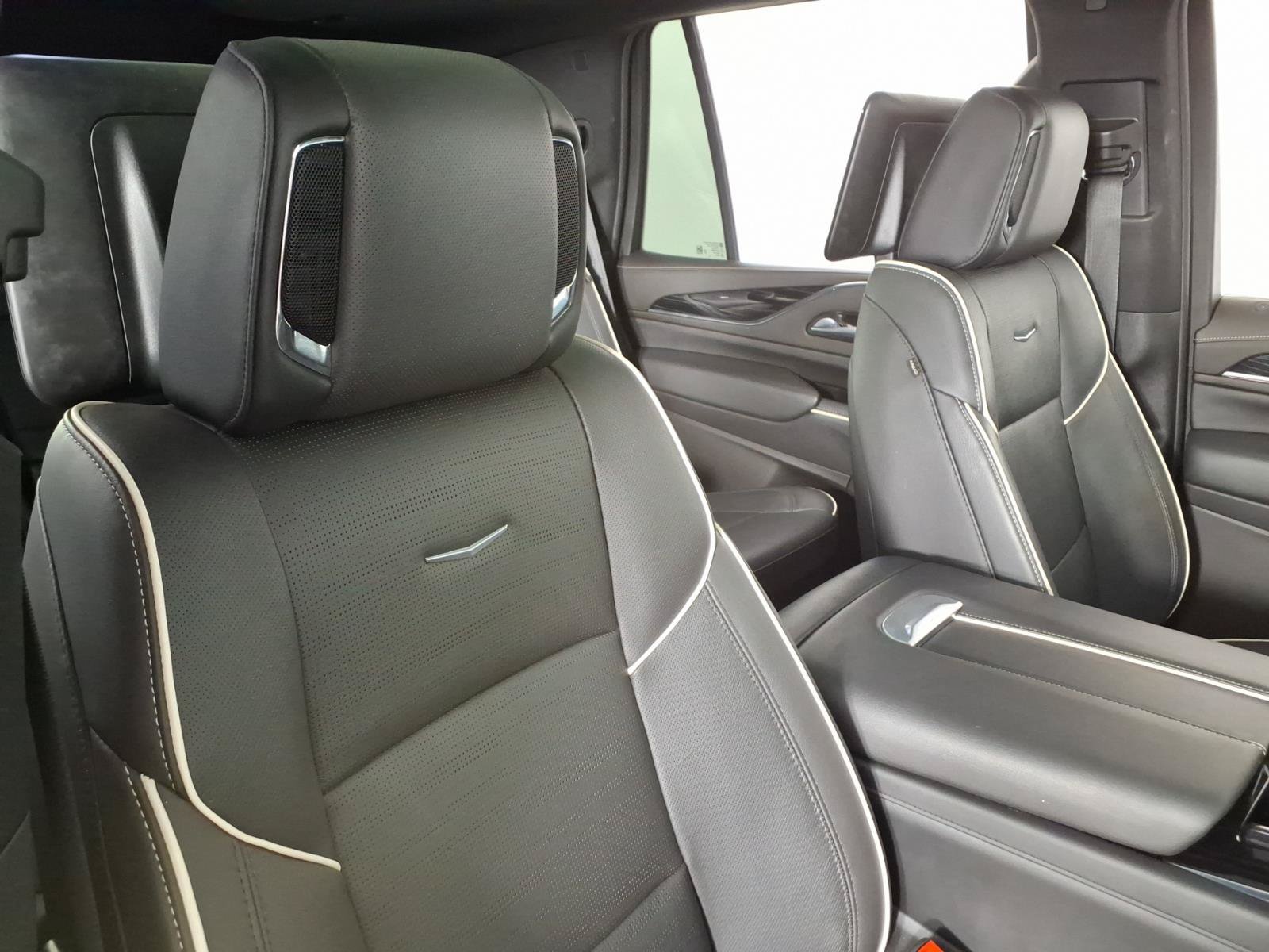 Certified 2024 Cadillac Escalade Sport w/ LPO, ONYX Package AWD/4WD image 9