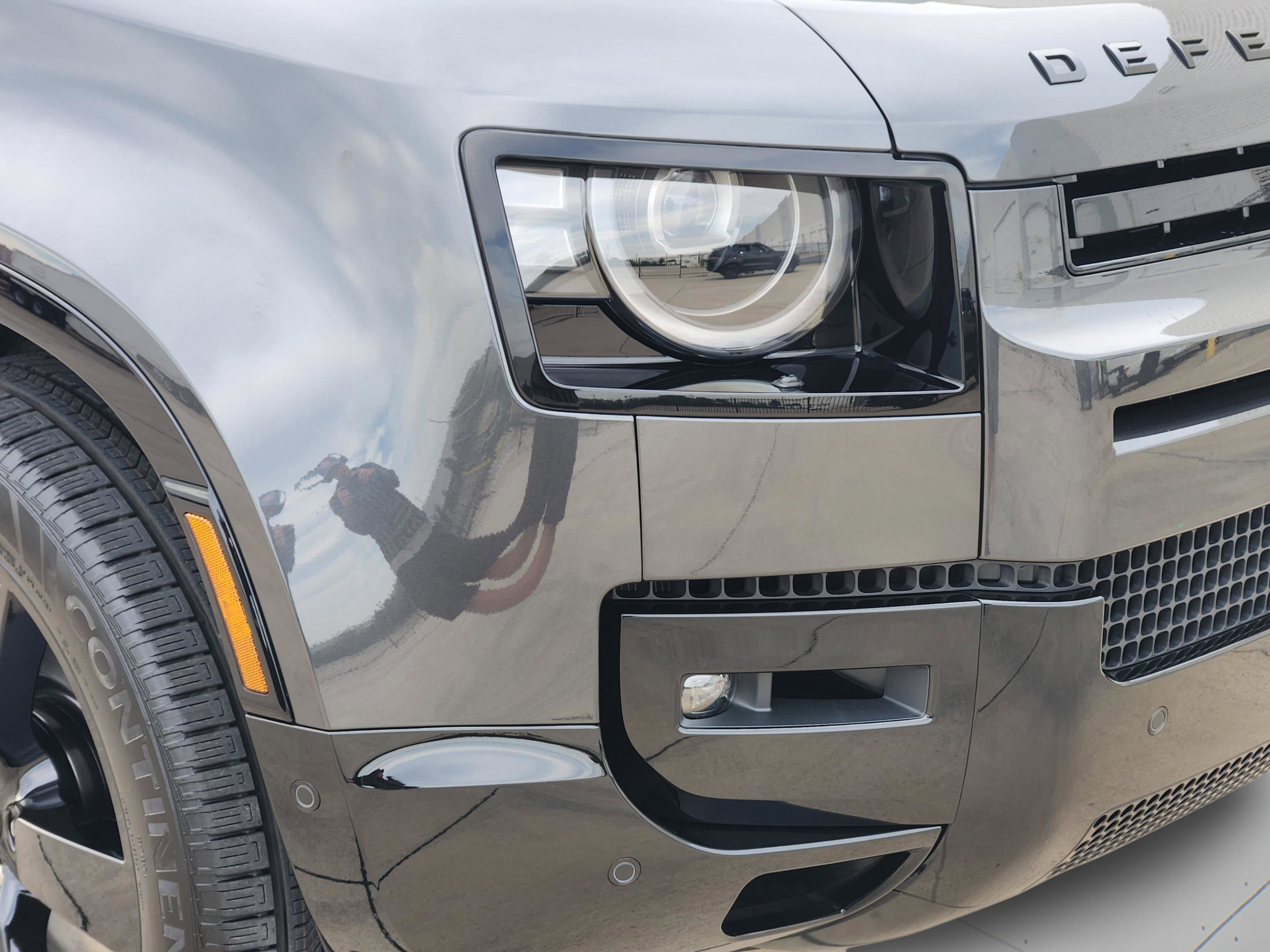 New 2026 Land Rover Defender 110 X-Dynamic SE AWD/4WD image 32