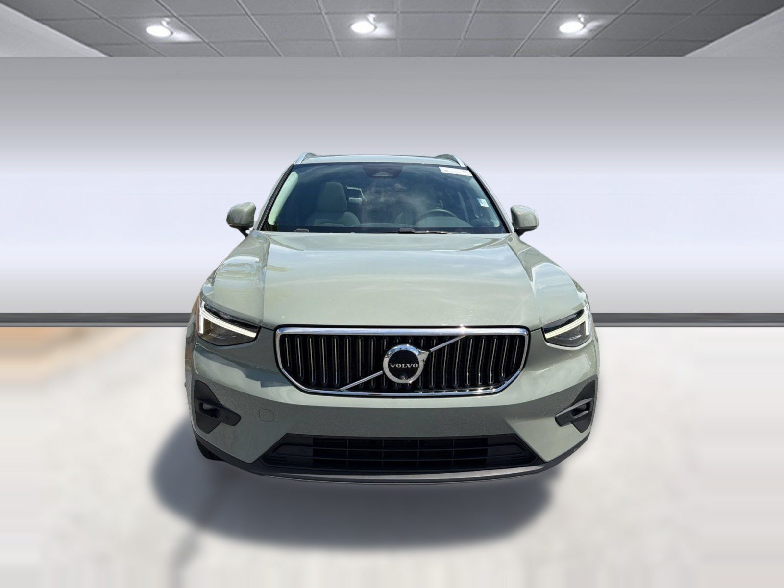 Certified 2024 Volvo XC40 B5 Plus AWD/4WD image 6