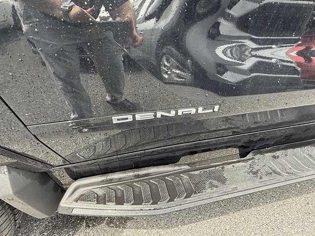 Used 2025 GMC Sierra EV Denali AWD/4WD image 12