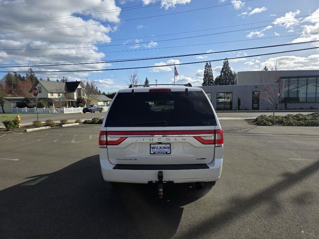 Used 2015 Lincoln Navigator 4WD image 6