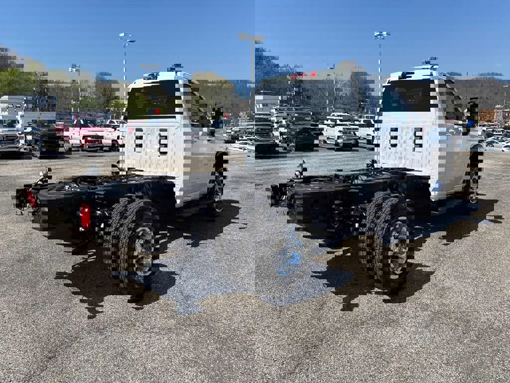 New 2026 Chevrolet Silverado 3500 LT image 5