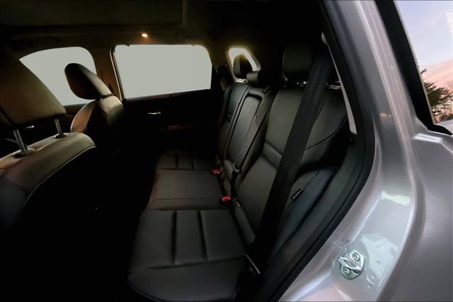 Used 2024 Nissan Rogue SV w/ SV Premium Package image 16