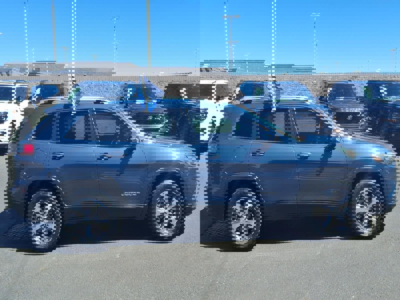 Used 2021 Jeep Cherokee Limited w/ Trailer Tow Group image 3