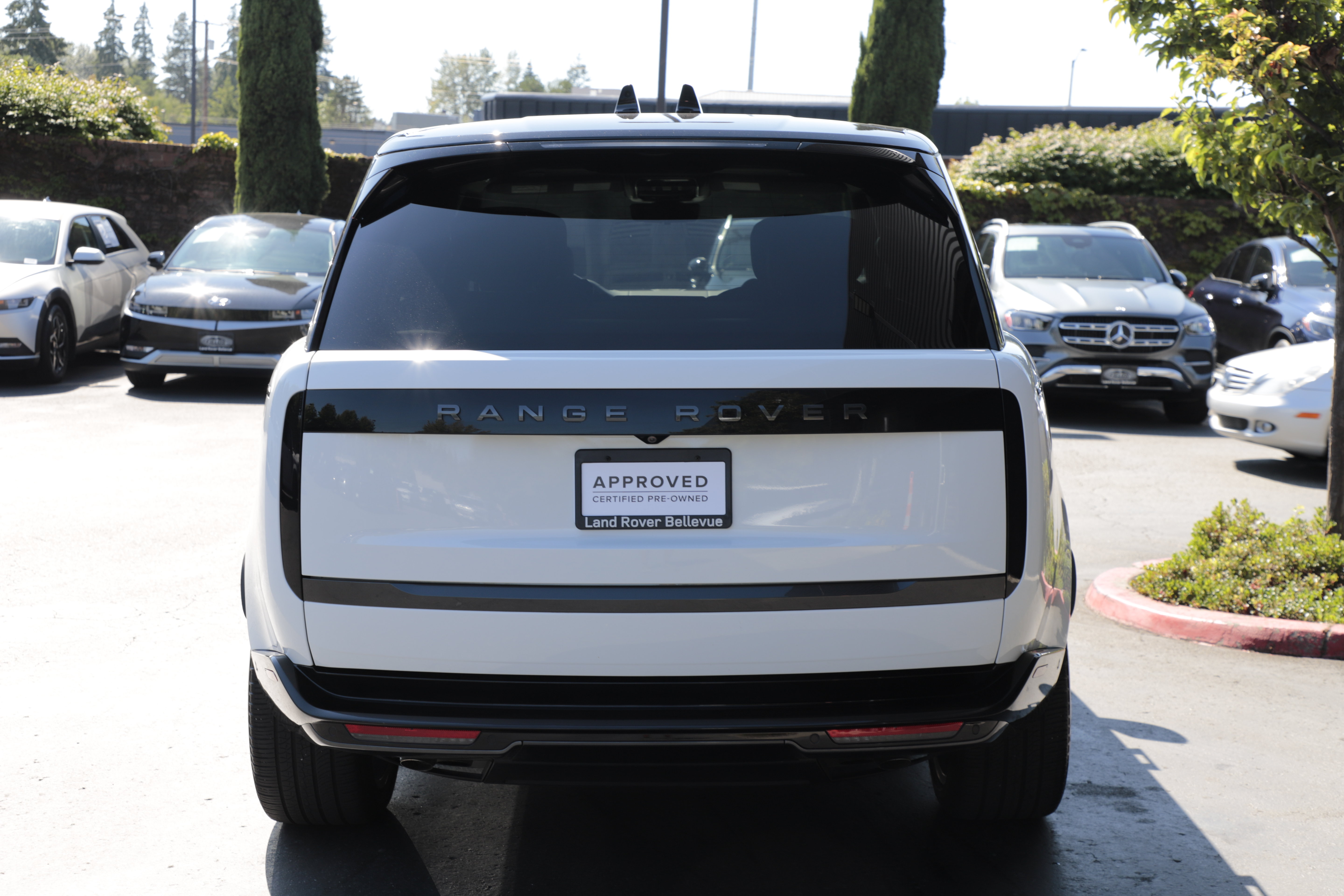 Certified 2024 Land Rover Range Rover Autobiography AWD/4WD image 5