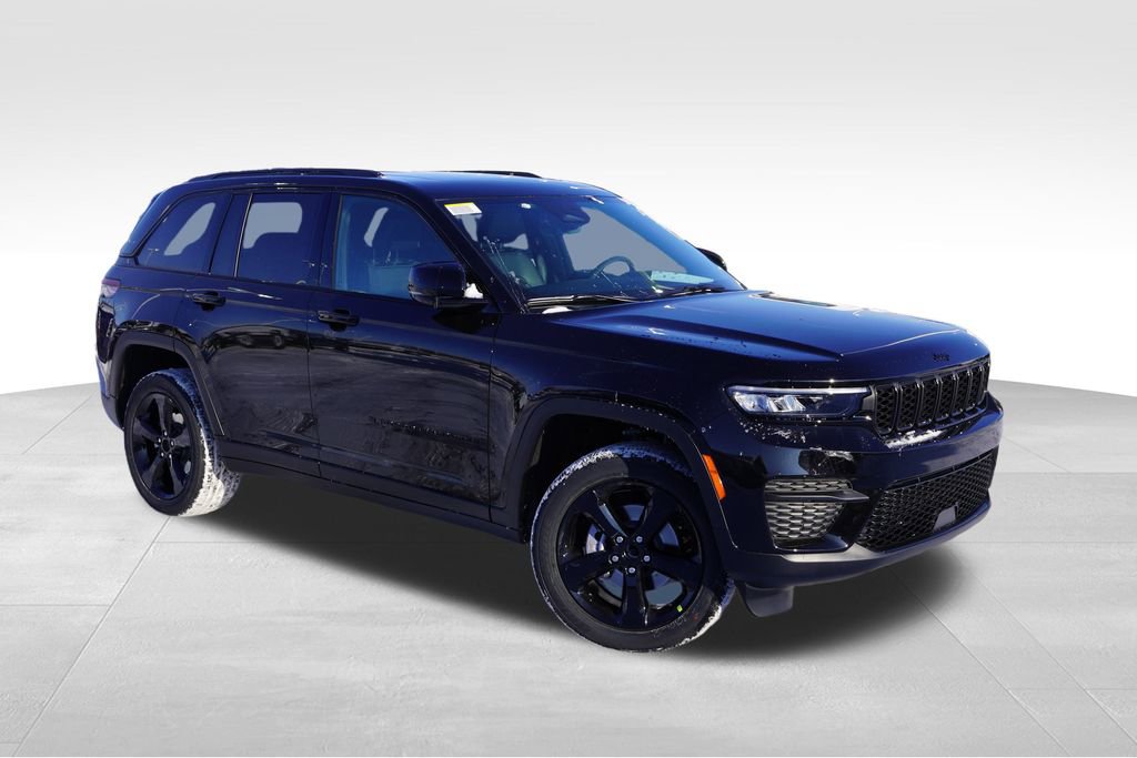 New 2025 Jeep Grand Cherokee Altitude image 1