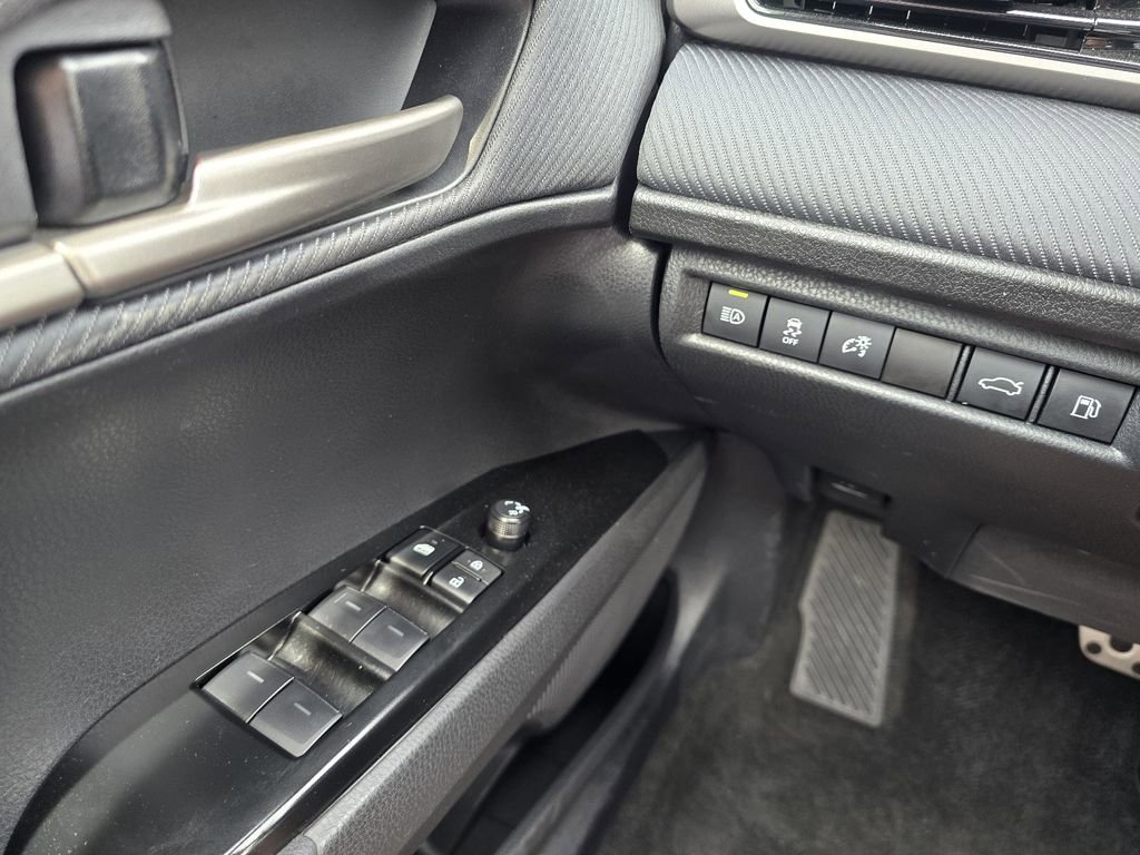 Used 2025 Toyota Camry SE w/ Convenience Package image 22