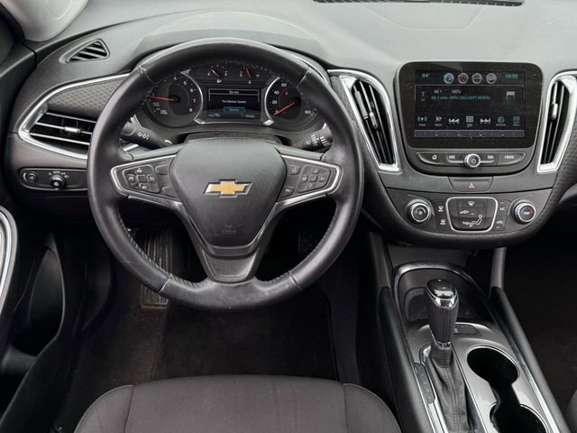Used 2017 Chevrolet Malibu LT FWD image 12