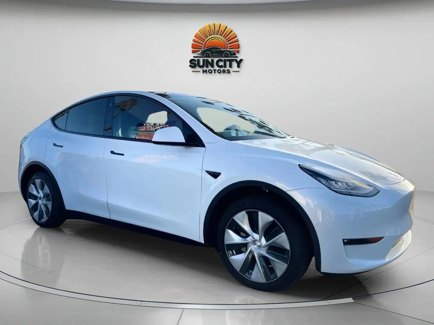 Used 2022 Tesla Model Y Long Range image 3