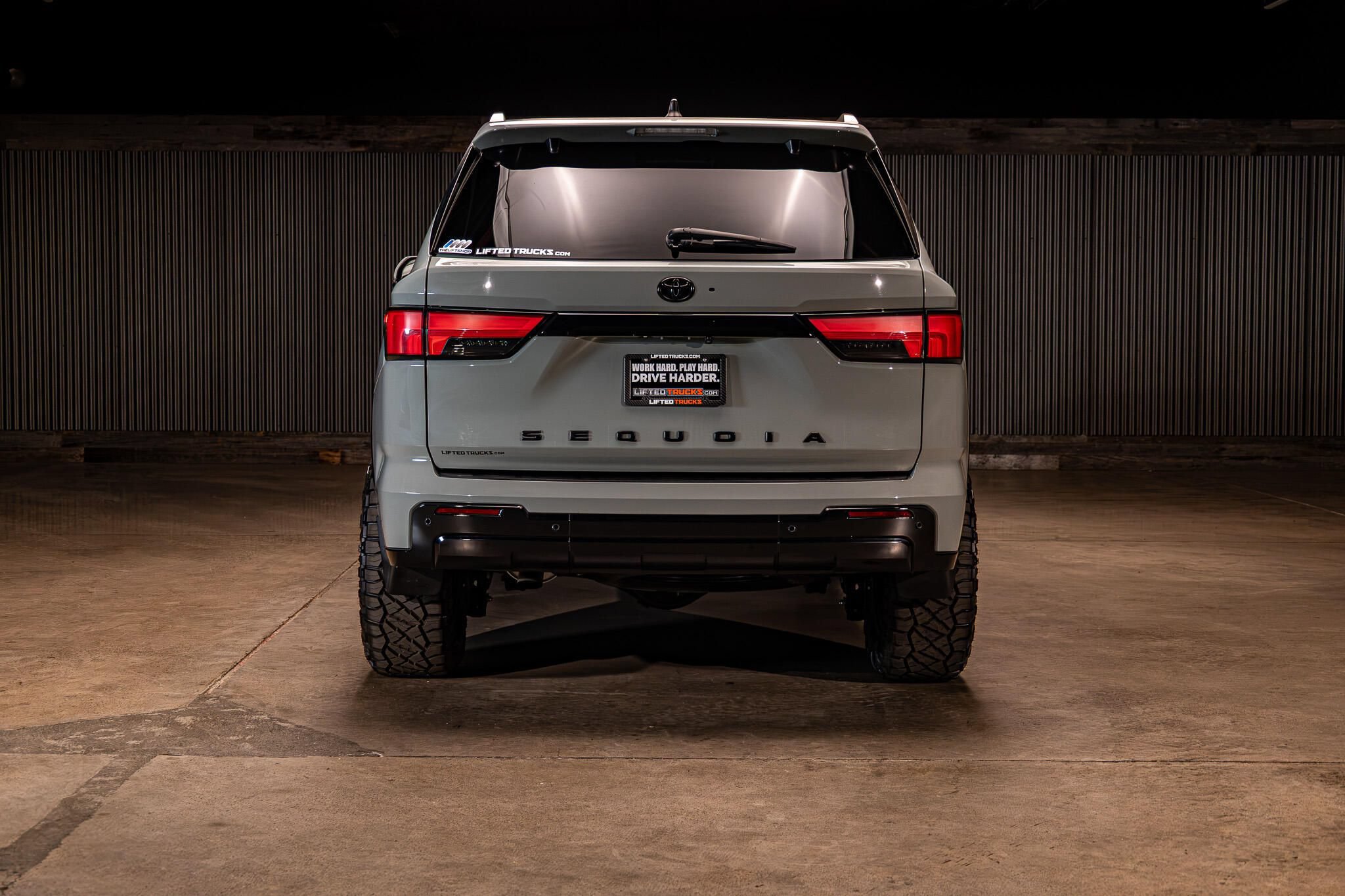Used 2024 Toyota Sequoia Platinum AWD/4WD image 8