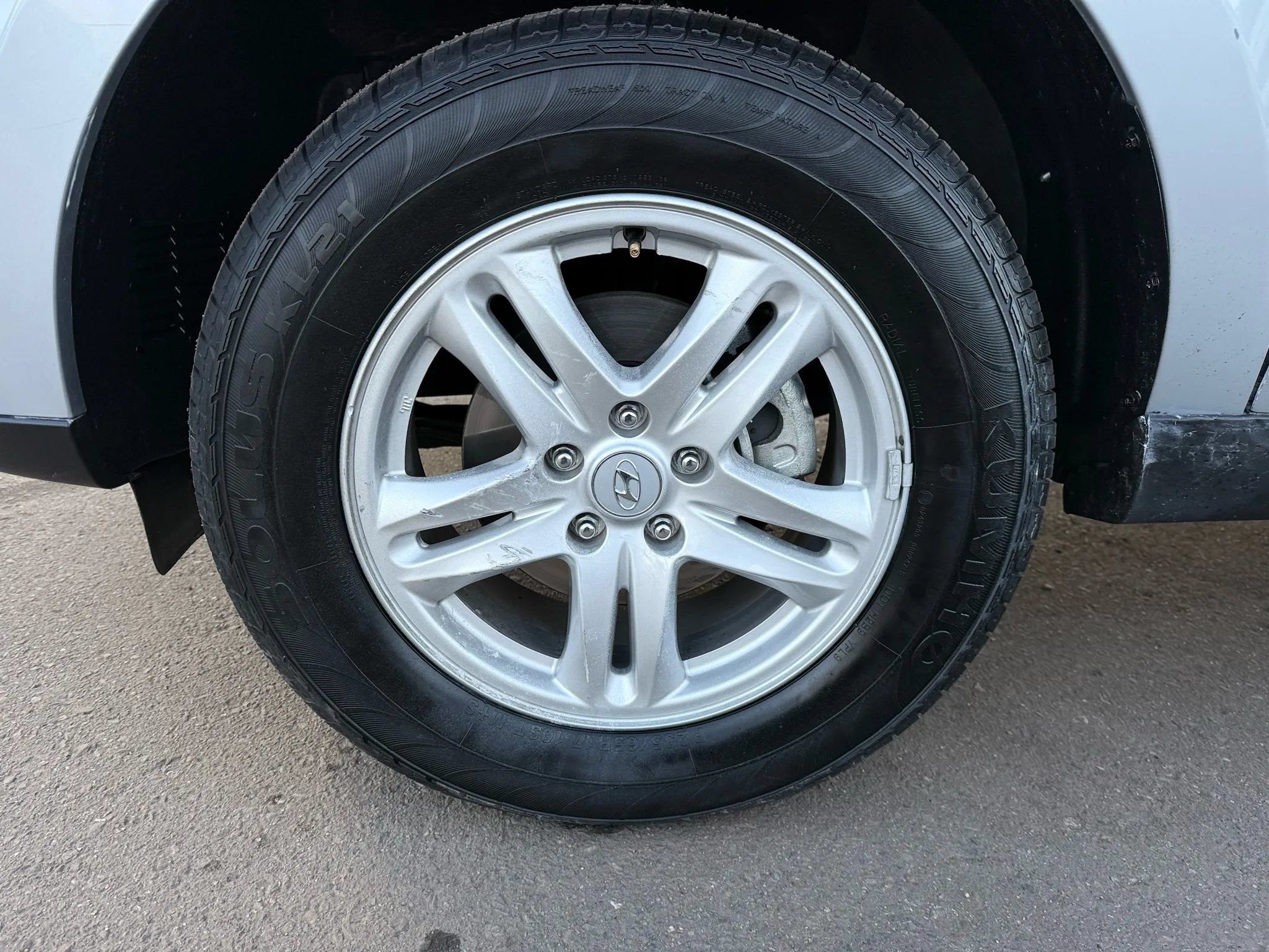 Used 2010 Hyundai Santa Fe GLS AWD/4WD image 30